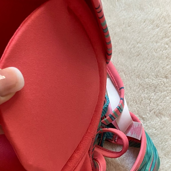 New Victoria secret push underwire bra top 32c and ruffle trim bottom XS - Picture 3 of 12